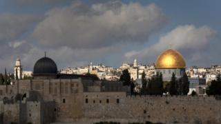 تتمتع مدينة القدس بأهمية خاصة لدى أصحاب الديانات السماوية الثلاث اليهودية والمسيحية والإسلام