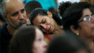 Moradores de Brumadinho rezam missa em tributo às vítimas da comunidade de Parque das Cachoeiras em 31 de janeiro