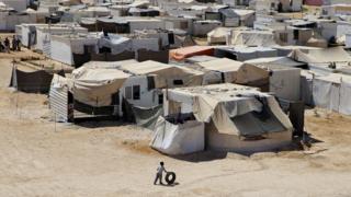 Ffoaduriaid Syria yng ngwersyll Zaatari yn Yr Iorddonen