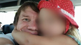 Приемная дочка обнимает Алексея