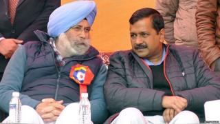 Delhi Chief Minister Arvind Kejriwal sharing some words with HS Phoolka