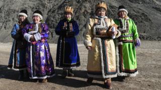Женщины в алтайской одежде
