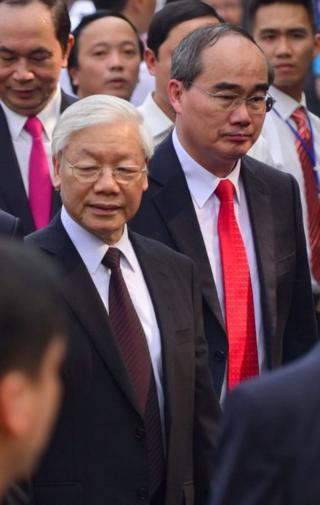 Bí thư Thành ủy TP.HCM Nguyễn Thiện Nhân (phải) và TBT Nguyễn Phú Trọng