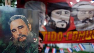 Cartaz com o rosto de Fidel Castro