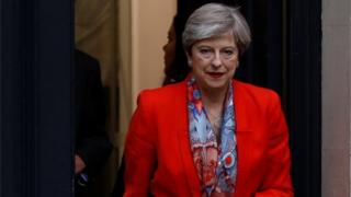Firayi Ministar Burtaniya Theresa May tan barin ofishin jam'iyyar Conservative bayan zaben Burtaniya a Landan ranar 9 ga watan Yuni 2017