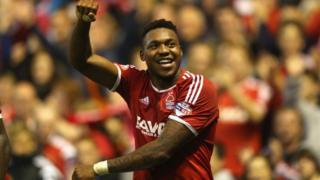Le jeune attaquant d'origine congolaise Assombalonga est en pourparlers avec Middlesborough