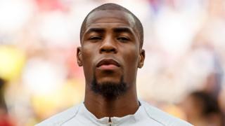 Djibril Sidibe avant le match du groupe C entre le Danemark et la France au Stade Luzhniki le 26 juin 2018 à Moscou, en Russie
