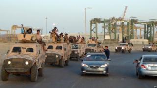 Pro-government Southern militiamen in Aden (28 August 2015)
