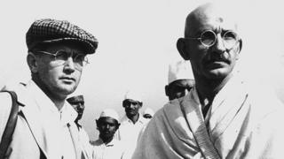 ગાંધી ફિલ્મના શૂટિંગ દરમિયાનનું દૃશ્ય
