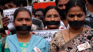బంద్లో మహిళలు