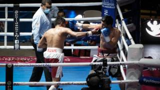 Robin Zamora and Ramiro Blanco box in Managua, Nicaragua