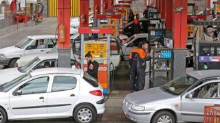 مخالفت مجلس ایران با سهمیهبندی بنزین؛ کارت سوخت برمیگردد
