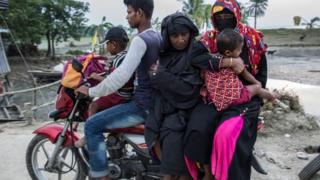 পরিবার পরিজন আর কাপড়ের ব্যাগ সহ যাতায়াতে ঝুঁকি বেশি।