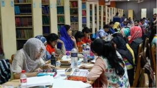 বাংলাদেশে বাজেটে শিক্ষা এবং স্বাস্থ্য খাতে জিডিপির সবচেয়ে কম ব্যয় ধরা হয়েছে। শিক্ষাখাতে দুই শতাংশ এবং স্বাস্থ্যখাতে এক শতাংশেরও কম