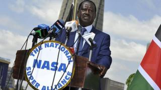 Un porte-parole de la coalition de l'opposition a déclaré que les données confidentielles montrent que Raila Odinga devance le président sortant Uhuru Kenyatta, d'environ un million de voix.