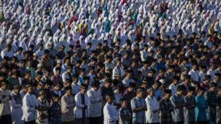 salat Idul Fitri di Pantai Parangkusumo, Yogyakarta