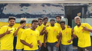 చెన్నై సూపర్కింగ్స్ అభిమానులు