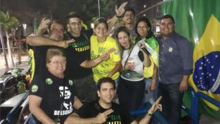 Grupo de apoiadores de Bolsonaro em Fortaleza