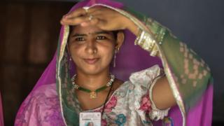 મહિલા