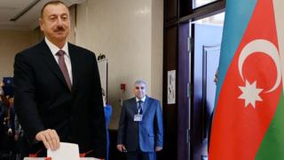 İlham Əliyev səs verir