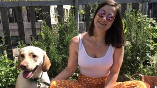 維多利亞·弗倫西亞和愛犬「奇偉」