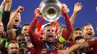 유럽축구연맹(UEFA) 챔피언스리그 결승전에서 리버풀이 토트넘을 2대0으로 제압하며 정상에 올랐다
