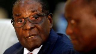 Le président Mugabe, 93 ans, dirige le Zimbabwe depuis son indépendance au début des années 80.