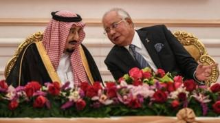 สมเด็จพระราชาธิบดีซัลมาน แห่งซาอุดีอาระเบีย และนายกรัฐมนตรีนาจิบ ราซัค แห่งมาเลเซีย