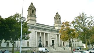 Llys y Goron Caerdydd
