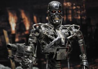 Terminatör filminde kullanılan T-800 robotu