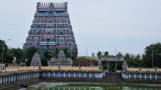 சிதம்பரம் நடராஜர் கோவில் திருமண சர்ச்சை: நடந்தது என்ன?
