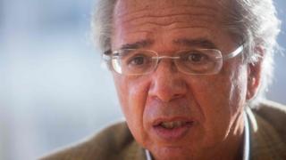 Paulo Guedes dá entrevista