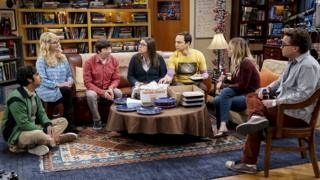 Elenco de The Big Bang Theory en el plató