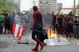 El 1º de Mayo se vivió con protestas contra las medidas de austeridad del gobernador.