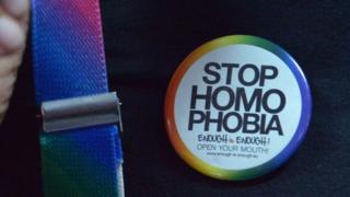 pin's contre l'homophobie