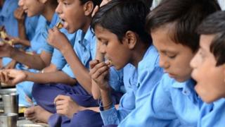 உத்தரப் பிரதேசத்தில் மதிய உணவு திட்டம் எப்படி இருக்கிறது?
