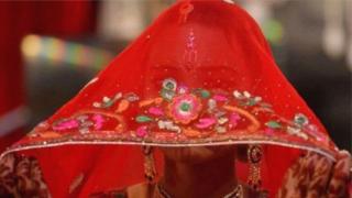 పాక్ అమ్మాయులు