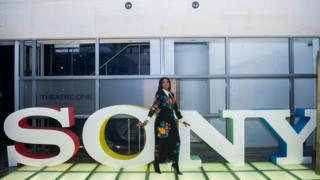Mo Abudu for Sony Office as if she wan start to dance