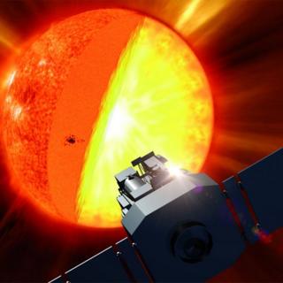 Ilustración de la sonda SoHo frente al Sol
