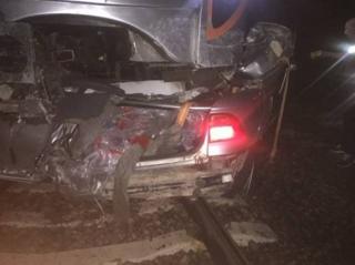 Автомобіль був залишений на коліях неподалік колишнього залізничного переїзду, який не використовувався багато років