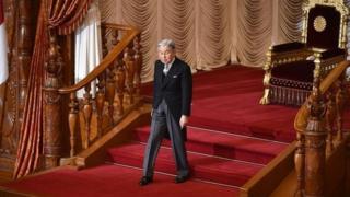 สมเด็จพระจักรพรรดิอะกิฮิโตะที่รัฐสภาญี่ปุ่น