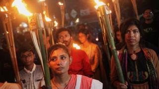 বুয়েট ছাত্রাবাসে ছাত্র হত্যার প্রতিবাদে দানা বাঁধছে বিক্ষোভ