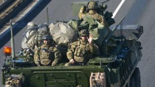 Военные НАТО на танке