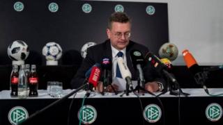 Ông Reinhard Grindel
