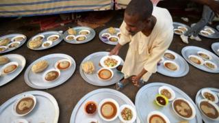Waislamu hushauriwa kula pamoja chakula wakati wanapofuturu