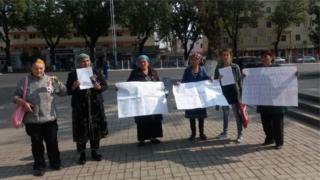 Қийноқлар ва суд ҳукмидан норози ота-оналар Тошкентда намойиш ўтказганди