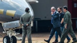 Eduardo Cunha embarca em avião