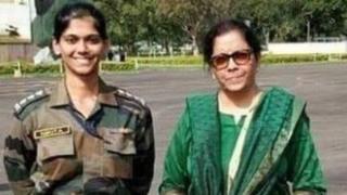 નિર્મલા સીતારામન અને ફોજી
