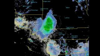 Imagem de satélite do céu do condado de San Bernardino, no sul da Califórnia, mostrando uma enorme mancha