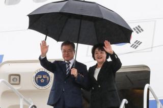 문재인 대통령과 부인 김정숙 여사가 23일 오후 (현지시간) 미국 뉴욕 JFK 국제공항에 도착했다
